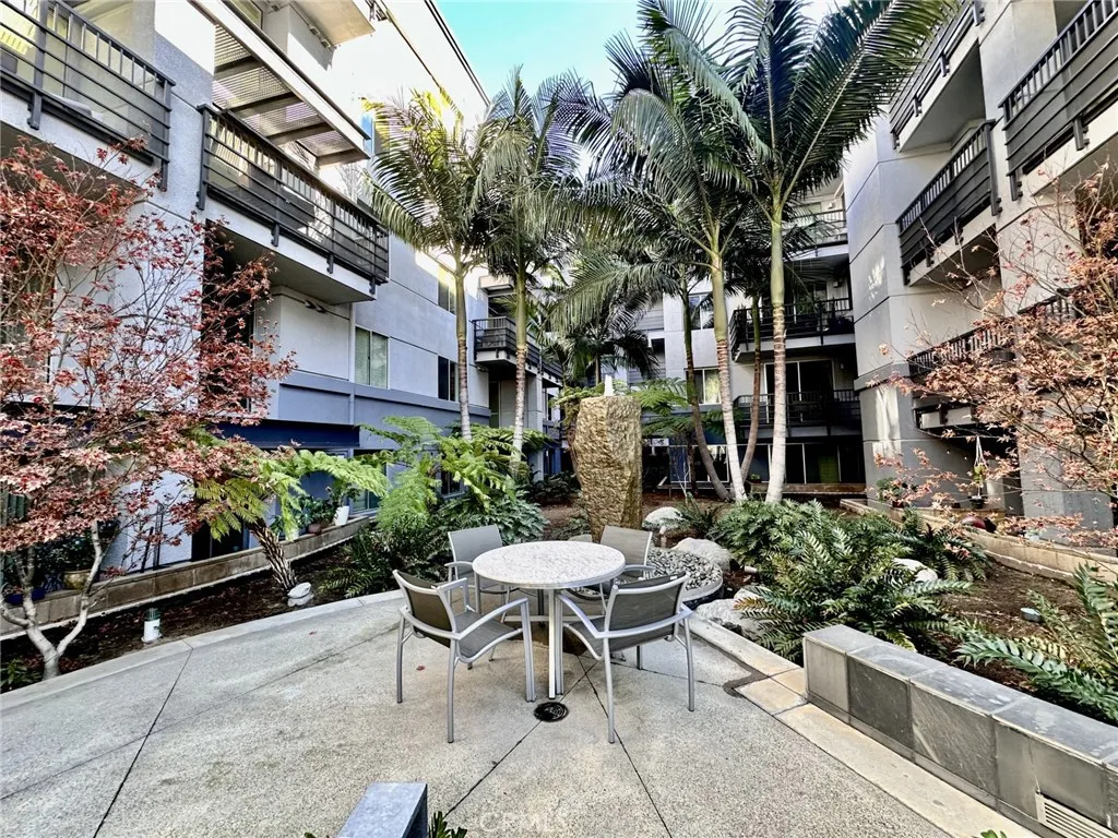 629 Traction Avenue 233, Los Angeles, California 90013 home-pic-18